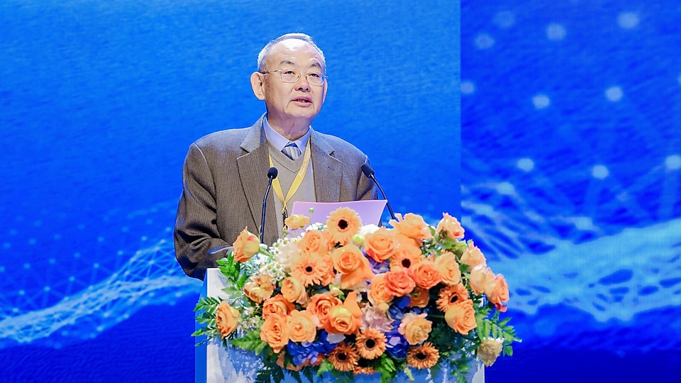 圖注:中國科學院院士、北京大學能源研究院院長金之鈞